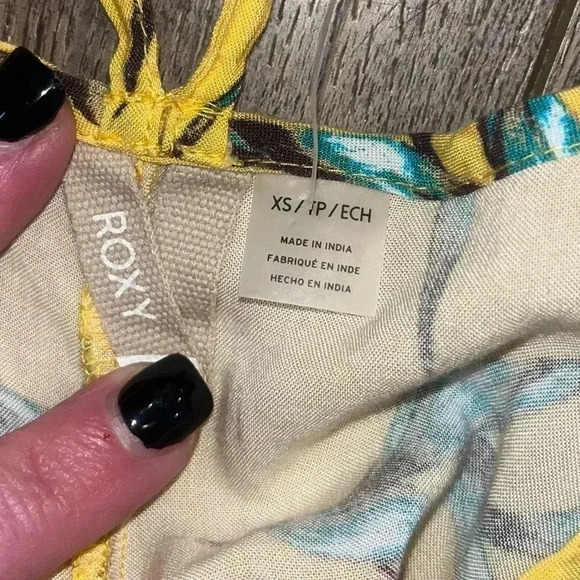 Roxy xs yellow romper - Picture 2 of 2